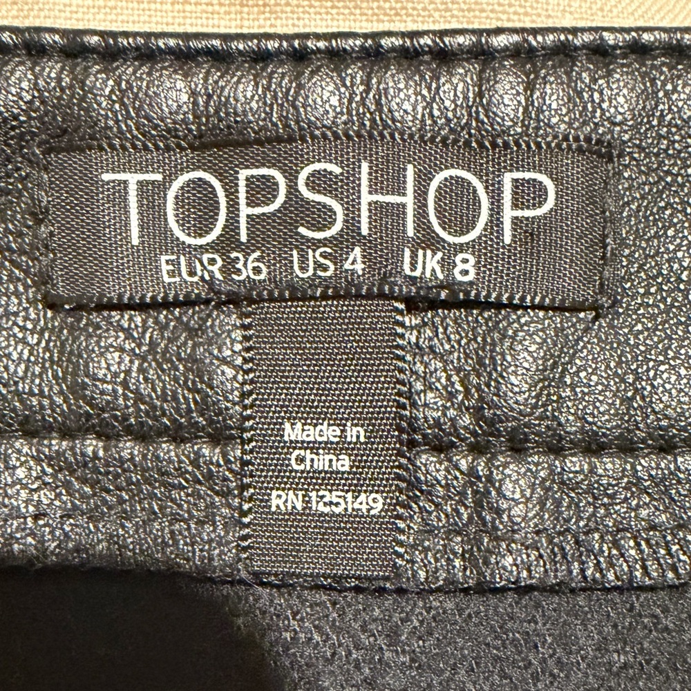 TOPSHOP zipper front faux leather skirt - 4 - Picture 5 of 8